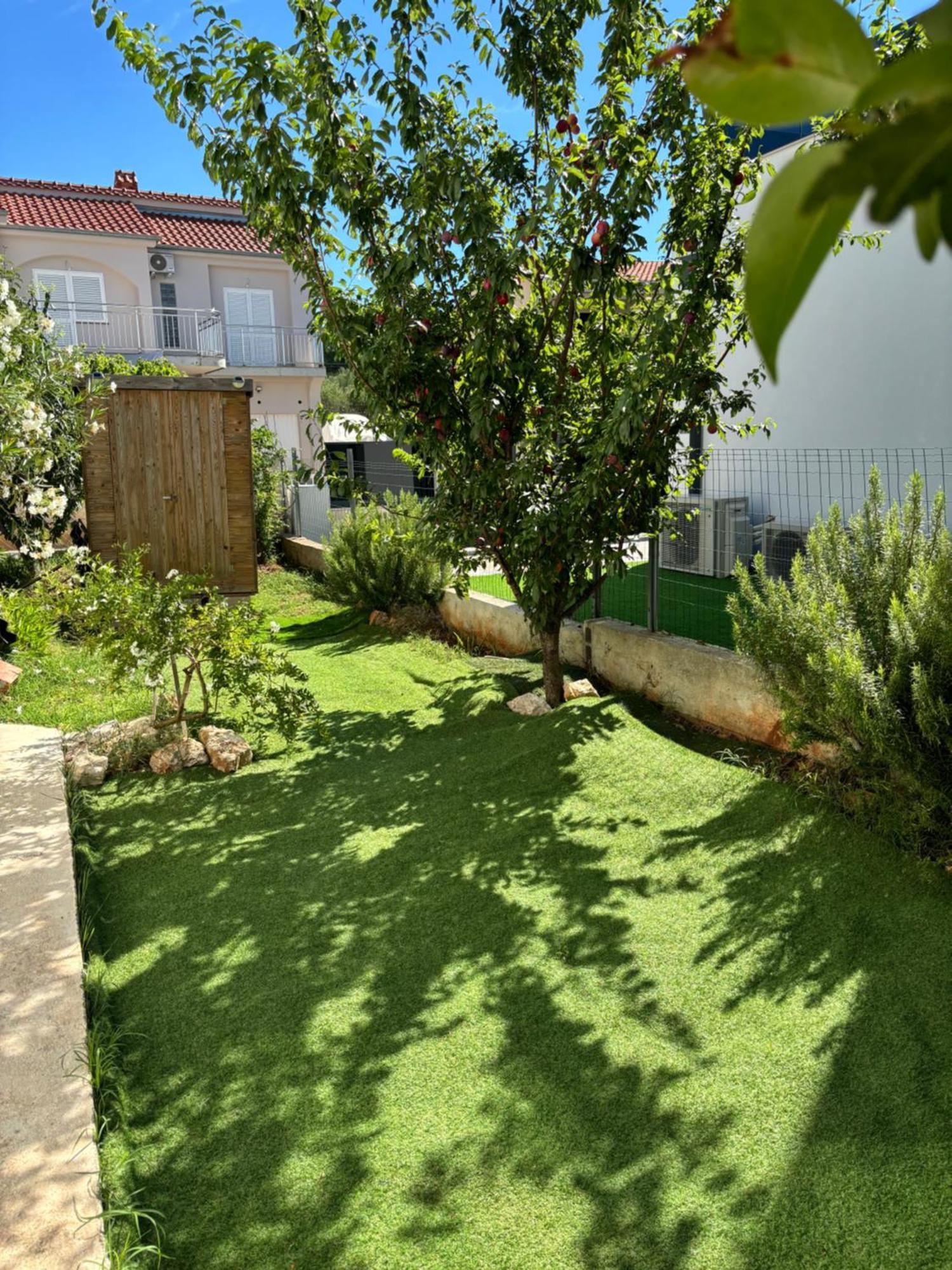 Apartments N&M Sukošan Екстериор снимка